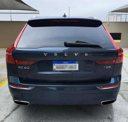 VOLVO-XC60-2018