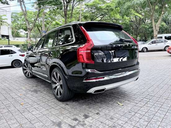 VOLVO-XC90-2019