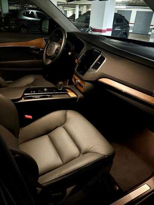 VOLVO-XC90-2024