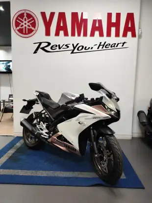 YAMAHA-YZF R15-2026