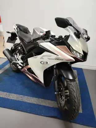 YAMAHA-YZF R15-2026