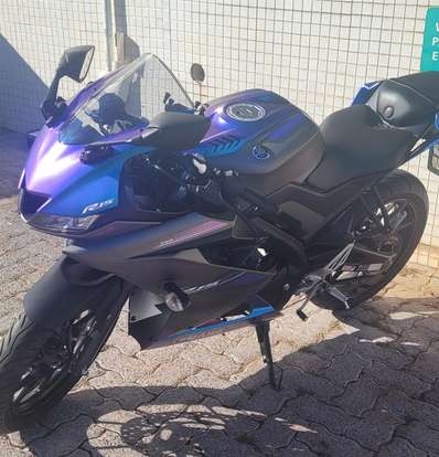 YAMAHA-YZF R15-2025