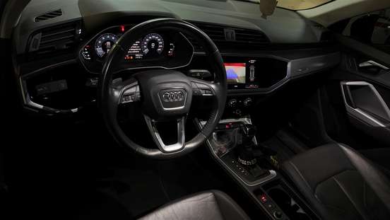 AUDI-Q3-2020