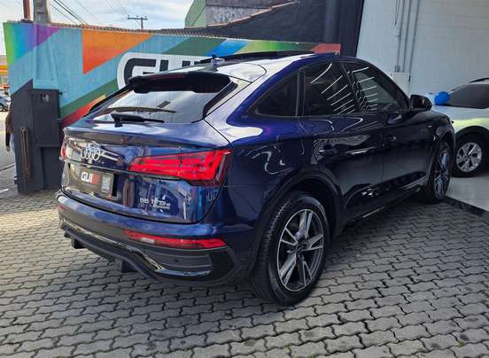 AUDI-Q5-2023