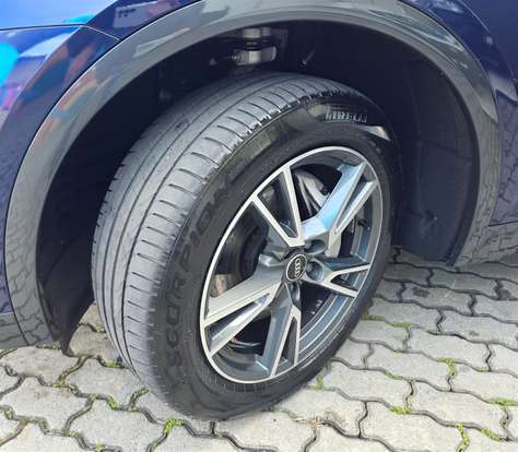 AUDI-Q5-2023