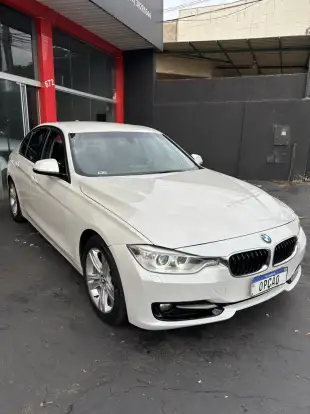 BMW-320i-2013