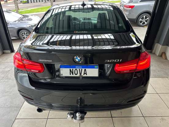 BMW-320i-2017