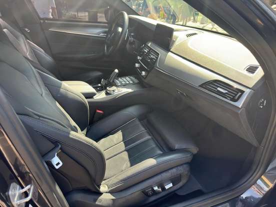 BMW-530e-2019