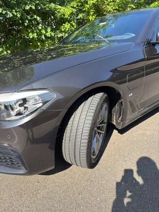 BMW-530e-2019
