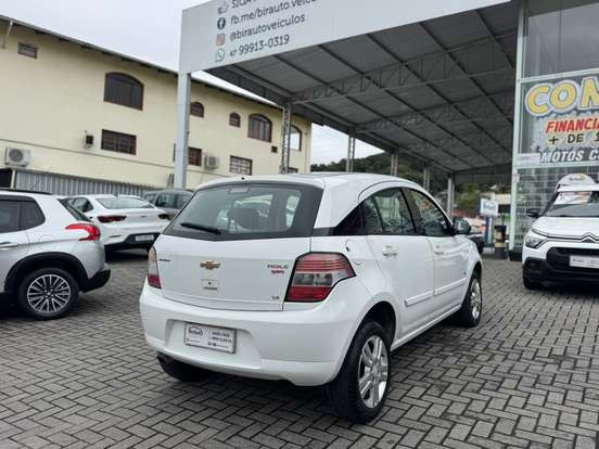 CHEVROLET-AGILE-2011