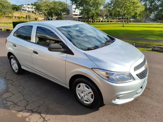CHEVROLET ONIX 1.0 MPFI LS 8V FLEX 4P MANUAL CHEVROLET ONIX 1.0 MPFI LS 8V FLEX 4P MANUAL