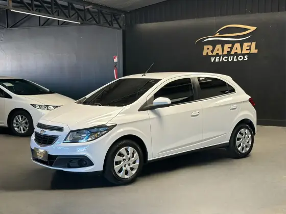 CHEVROLET ONIX 1.4 MPFI LT 8V FLEX 4P MANUAL CHEVROLET ONIX 1.4 MPFI LT 8V FLEX 4P MANUAL
