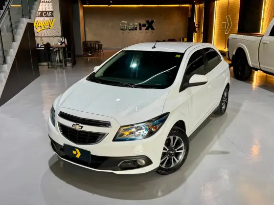 CHEVROLET ONIX 1.4 MPFI LTZ 8V FLEX 4P AUTOMÁTICO CHEVROLET ONIX 1.4 MPFI LTZ 8V FLEX 4P AUTOMÁTICO
