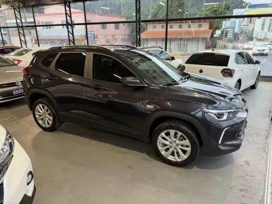 CHEVROLET-TRACKER-2023