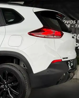 CHEVROLET-TRACKER-2023