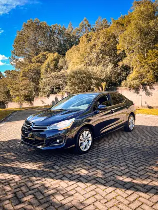 CITROËN C4 LOUNGE 2.0 MPFI TENDANCE 16V FLEX 4P AUTOMÁTICO CITROËN C4 LOUNGE 2.0 MPFI TENDANCE 16V FLEX 4P AUTOMÁTICO