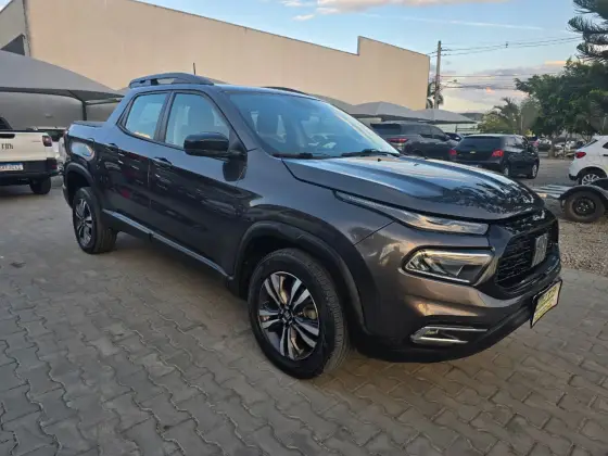 FIAT TORO 1.3 TURBO 270 FLEX FREEDOM AT6 FIAT TORO 1.3 TURBO 270 FLEX FREEDOM AT6