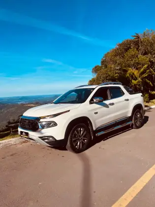 FIAT TORO 2.0 16V TURBO DIESEL RANCH 4WD AT9 FIAT TORO 2.0 16V TURBO DIESEL RANCH 4WD AT9