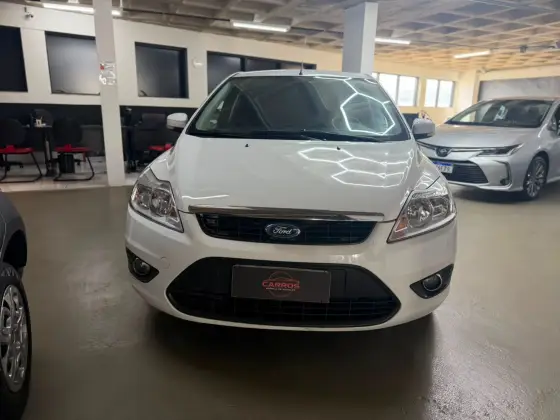 FORD FOCUS 1.6 GLX 16V FLEX 4P MANUAL