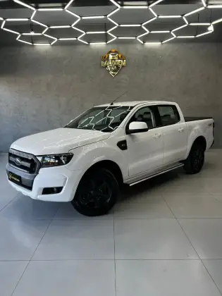 FORD RANGER 2.2 XLS 4X4 CD 16V DIESEL 4P AUTOMÁTICO FORD RANGER 2.2 XLS 4X4 CD 16V DIESEL 4P AUTOMÁTICO