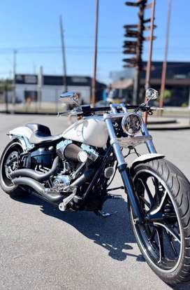 HARLEY-DAVIDSON-SOFTAIL BREAKOUT-2016