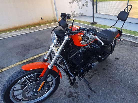 HARLEY-DAVIDSON-SPORTSTER XL 883 R HARLEY-DAVIDSON-SPORTSTER XL 883 R-2010