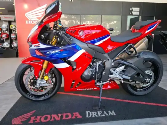 HONDA-CBR 1000RR-R FIREBLADE SP HONDA-CBR 1000RR-R FIREBLADE SP-2026
