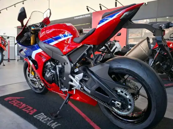 HONDA-CBR 1000RR-R FIREBLADE SP HONDA-CBR 1000RR-R FIREBLADE SP-2026