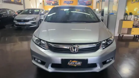 HONDA CIVIC 1.8 LXS 16V FLEX 4P AUTOMÁTICO HONDA CIVIC 1.8 LXS 16V FLEX 4P AUTOMÁTICO