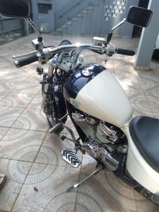 HONDA-SHADOW 600C VT-2000