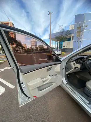 HYUNDAI-AZERA-2010