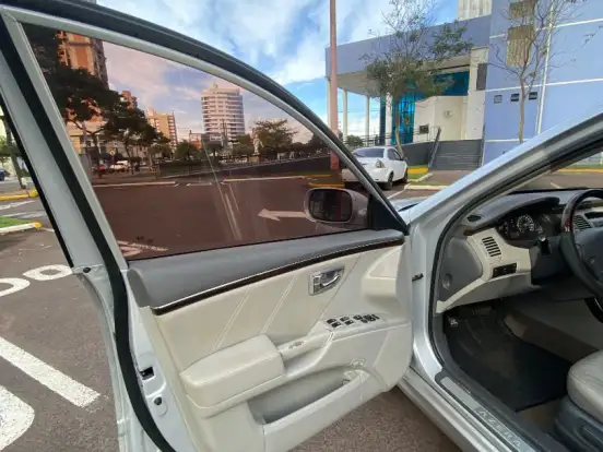 HYUNDAI-AZERA-3.3 MPFI GLS SEDAN V6 24V GASOLINA 4P AUTOMÁTICO HYUNDAI-AZERA-2010