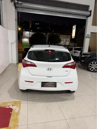 HYUNDAI HB20 1.0 COMFORT STYLE 12V FLEX 4P MANUAL HYUNDAI HB20 1.0 COMFORT STYLE 12V FLEX 4P MANUAL