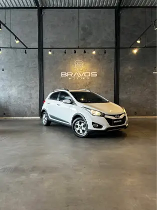 HYUNDAI HB20 1.6 PREMIUM 16V FLEX 4P AUTOMÁTICO HYUNDAI HB20 1.6 PREMIUM 16V FLEX 4P AUTOMÁTICO