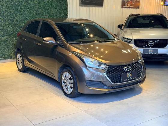 HYUNDAI HB20 1.0 COMFORT PLUS 12V FLEX 4P MANUAL