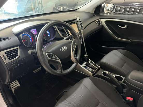HYUNDAI-I30-1.8 MPI 16V GASOLINA 4P AUTOMATICO HYUNDAI-I30-2015