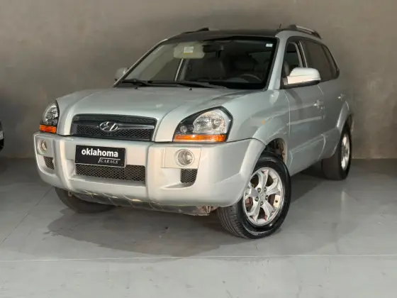 HYUNDAI TUCSON 2.0 MPFI GLS 16V 143CV 2WD FLEX 4P AUTOMÁTICO HYUNDAI TUCSON 2.0 MPFI GLS 16V 143CV 2WD FLEX 4P AUTOMÁTICO