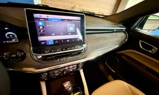 JEEP-COMMANDER-2022