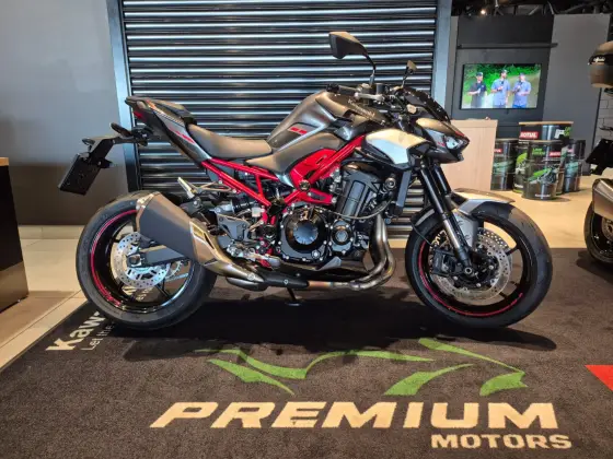 KAWASAKI Z900 KAWASAKI Z900