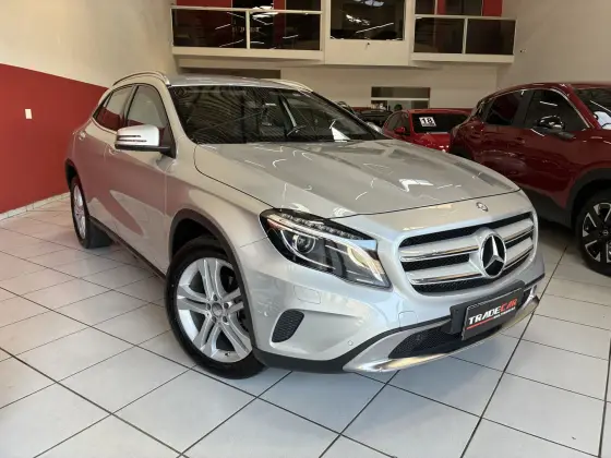 MERCEDES-BENZ GLA 200 1.6 CGI STYLE 16V TURBO FLEX 4P AUTOMÁTICO MERCEDES-BENZ GLA 200 1.6 CGI STYLE 16V TURBO FLEX 4P AUTOMÁTICO