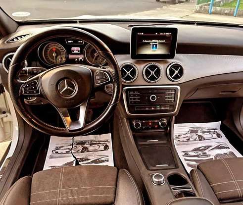 MERCEDES-BENZ-GLA 200-2016
