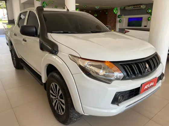MITSUBISHI L200 TRITON 2.4 16V TURBO DIESEL GLS CD 4X4 AUTOMÁTICO MITSUBISHI L200 TRITON 2.4 16V TURBO DIESEL GLS CD 4X4 AUTOMÁTICO