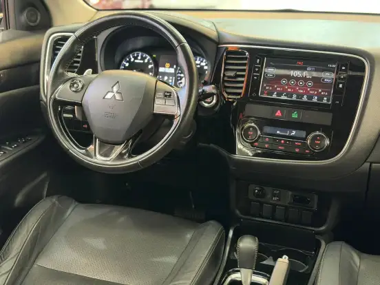 MITSUBISHI-OUTLANDER-2.0 COMFORT 16V GASOLINA 4P AUTOMÁTICO MITSUBISHI-OUTLANDER-2018