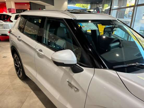 MITSUBISHI-OUTLANDER-2.4 PHEV HPE-S S-AWC DHT MITSUBISHI-OUTLANDER-2025