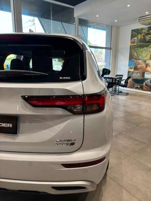 MITSUBISHI-OUTLANDER-2025