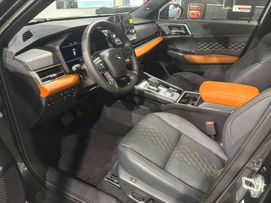 MITSUBISHI-OUTLANDER-2.4 PHEV SIGNATURE S-AWC DHT MITSUBISHI-OUTLANDER-2025