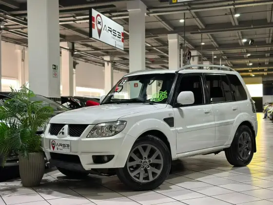 MITSUBISHI PAJERO TR4 2.0 4X2 16V 140CV FLEX 4P AUTOMÁTICO MITSUBISHI PAJERO TR4 2.0 4X2 16V 140CV FLEX 4P AUTOMÁTICO