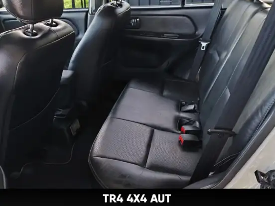 MITSUBISHI-PAJERO TR4-2.0 4X4 16V 140CV FLEX 4P AUTOMÁTICO MITSUBISHI-PAJERO TR4-2012
