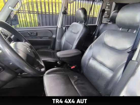 MITSUBISHI-PAJERO TR4-2.0 4X4 16V 140CV FLEX 4P AUTOMÁTICO MITSUBISHI-PAJERO TR4-2012