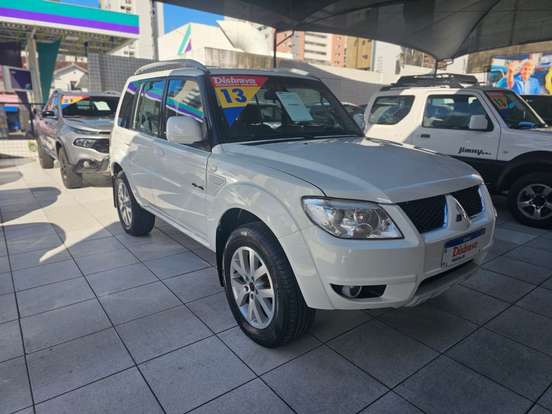 MITSUBISHI-PAJERO TR4-2.0 4X2 16V 140CV FLEX 4P AUTOMÁTICO MITSUBISHI-PAJERO TR4-2013